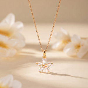 Collar <span class=keywords><strong>de</strong></span> flor <span class=keywords><strong>de</strong></span> cinco pétalos <span class=keywords><strong>de</strong></span> circonia, diseño <span class=keywords><strong>de</strong></span> estambre <span class=keywords><strong>de</strong></span> perla artificial, elegante cadena <span class=keywords><strong>de</strong></span> clavícula para mujer, joyería para boda y regalo - Product Image 1