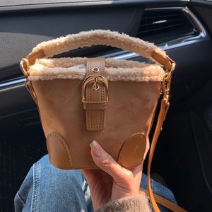 Bolso Mini Tipo Cubo de Lana de Cordero para Mujer, Moda de Invierno, Retro, Bandolera, Patrón Geométrico, Cierre Abierto, de un Solo Hombro, para Otoño - Product Image 5