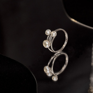 Diseño Original S925 Plata Exquisita Perla de agua dulce chapada en oro Anillo abierto Ajustable Joyería de moda para mujeres - Product Image 4