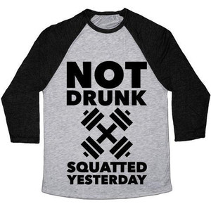 ไม่เมา นั่งยองเมื่อวาน เสื้อยืดเบสบอลแบบยูนิเซ็กซ์ ทริ-เบลนด์ - Product Image 1