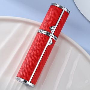 Flacone Ricaricabile per Profumo con Riempimento dal Basso, Bottiglia Spray Portatile con Design a Freccia Argentata 5ml, in Vera Pelle per Donne e Uomini - Product Image 4