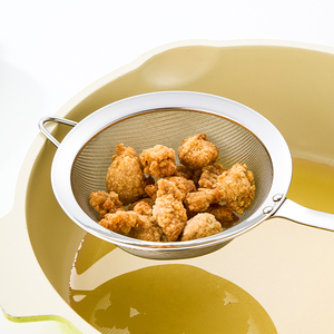 Cuillère à fentes en acier inoxydable 304 pour filtrer les résidus d'huile de cuisine, la nourriture pour bébé, le lait de soja - Durable, résistant à la chaleur, passe au lave-vaisselle - Product Image 3