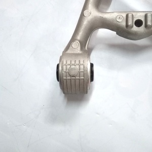 Brazo de Control de pista de lado derecho superior trasero de suspensión automática brillante duradero de alta calidad compatible con C2P13876 para <span class=keywords><strong>JAGUAR</strong></span> XJ XF X250 - Product Image 6