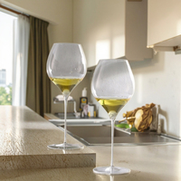 Vin en verre de cristal de conception classique faite à la main pour la tige ultra-mince de lumière de bulle de Champagne pour l'usage domestique de luxe pour le vin rouge