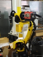 Robot industriel FANUC M-10iD/12, charge utile de 12 kg, portée de 1441 mm, bras robotisé à 6 axes pour le soudage et l'asservissement des machines