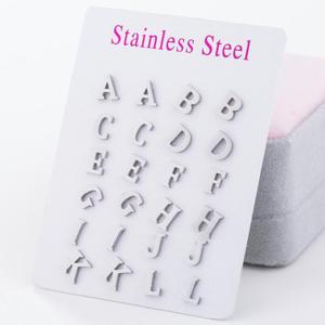 Boucles <span class=keywords><strong>d</strong></span>'oreilles tendance <span class=keywords><strong>et</strong></span> simples en acier inoxydable avec 26 pierres, initiales 'A-Z', plaquées or, pour femmes, pour les soirées - Product Image 4