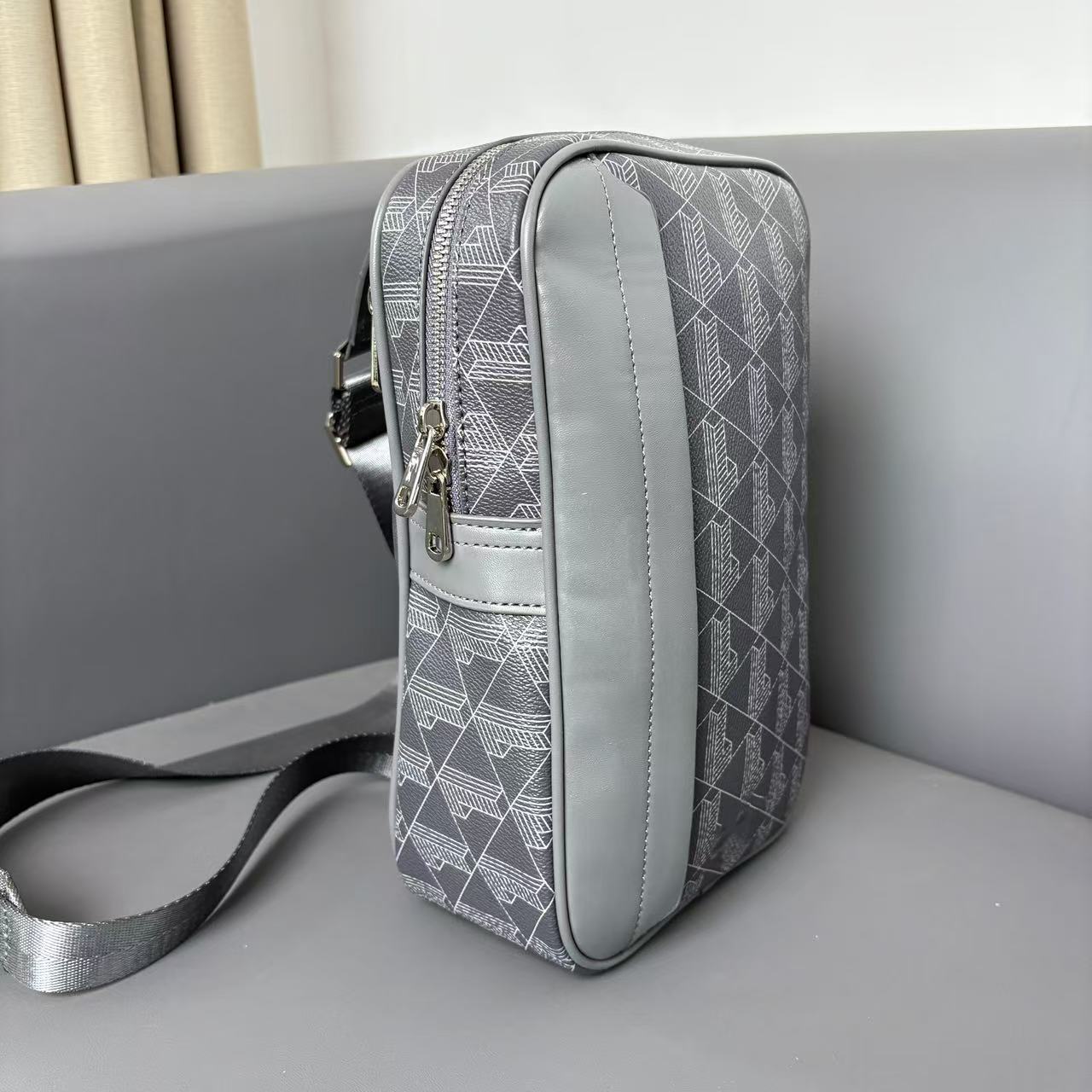 Chest bag gray
