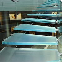 Livraison rapide Escalier flottant commercial en forme de U Design moderne avec teads en verre Escalier circulaire Promotion Nouveau style