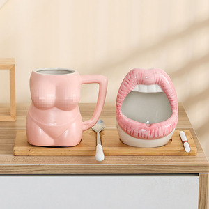 Tazza in Ceramica a Forma di Seno con Bocca Sexy, Posacenere, Cucchiaio e Vassoio in Bambù per Ufficio e Soggiorno - Product Image 3
