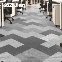Fabrikpreis CE ISO Zertifizierter Gewebter PVC-Bodenbelag Mehrschichtige Verschleißschicht Schalldämmung Vinylboden Kundenspezifisches Design