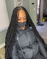 Nouveautés Perruque en dentelle sans colle, style Boho Micro Sister, en cheveux synthétiques au toucher gel doux, effet crochet, Faux Butterfly Locs, base en soie