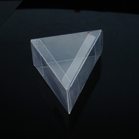 Boîte en plastique PET transparente recyclable de forme rectangulaire personnalisée avec impression et gaufrage pour l'emballage de cadeaux