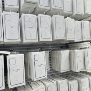 Funda de Lujo Acrílica Impermeable con Carga Inalámbrica, Cubierta Magnética Transparente para <span class=keywords><strong>iPhone</strong></span> 17 y 17 <span class=keywords><strong>Pro</strong></span> <span class=keywords><strong>Max</strong></span> - Product Image 3