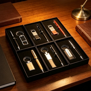 Ensemble <span class=keywords><strong>de</strong></span> porte-clés en cuir <span class=keywords><strong>de</strong></span> qualité supérieure, gravure au laser, logo personnalisé, cadeaux d'entreprise pour la reconnaissance des employés - Product Image 5