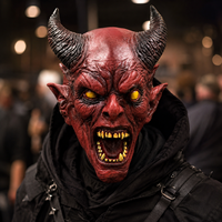 Masque d'horreur en latex de démon cornu rouge, masque intégral effrayant de diable avec yeux jaunes et dents pointues, costume de fête d'Halloween pour cosplay