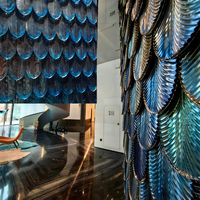 Pièces de verre suspendues en cristal transparent de haute qualité en forme de plume, motifs uniques, pendentifs décoratifs pour la décoration murale et de plafond