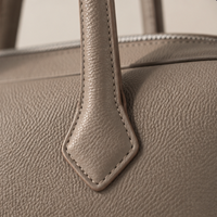 Sac à bandoulière classique de luxe chic pour femme, imperméable en PU avec fermeture éclair et doublure en polyester, idéal pour le bureau, les trajets quotidiens, le shopping, la vie de tous les jours et les soirées.