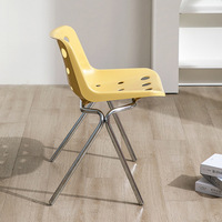 Chaise de salle à manger au design moderne avec dossier en plastique rafraîchissant pour bureau, maison, jardin