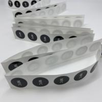 Autocollant anti-métal RFID haute adhérence avec mini étiquette en couche de mousse pour le suivi des actifs informatiques et l'identification du rack de serveur
