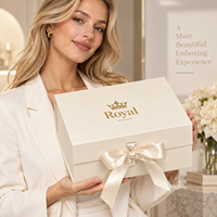 Boîte cadeau magnétique de luxe personnalisée avec logo, couleur crème, avec ruban et poignée en satin, emballage rigide pliable pour vêtements, e-commerce, faible MOQ