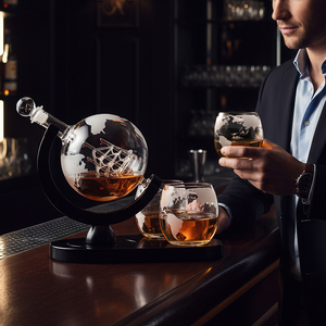 Ensemble de carafe à <span class=keywords><strong>whisky</strong></span> en verre globe classique NOVARE avec 2 verres gravés, capacité de 801 à 900 ml, pour <span class=keywords><strong>whisky</strong></span> et vin - Product Image 2