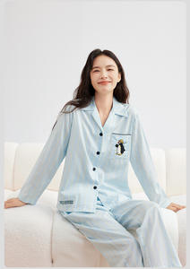 Traje informal <span class=keywords><strong>de</strong></span> otoño para <span class=keywords><strong>mujer</strong></span>, <span class=keywords><strong>pijama</strong></span> con estampado <span class=keywords><strong>de</strong></span> satén <span class=keywords><strong>de</strong></span> <span class=keywords><strong>pingüino</strong></span>, rayas verticales, Lyocell para Tencel, algodón, cintura elástica ODM - Product Image 2