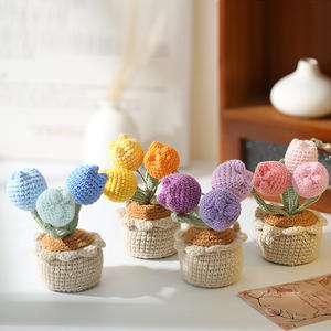 Nouveauté 2024 Vente en gros Housse de <span class=keywords><strong>pot</strong></span> de plante tricotée à la main avec fleurs artificielles pour la remise des diplômes et la Fête des Mères, en fibre acrylique, taille personnalisable - Product Image 2