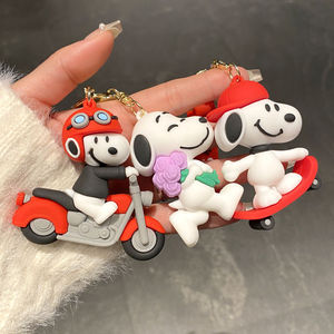 Porte-clés pendentif <span class=keywords><strong>Snoopy</strong></span> des Trois Générations 2026, figurine mignonne de chiot pour couple, cadeau pour sac, vente en gros - Product Image 4