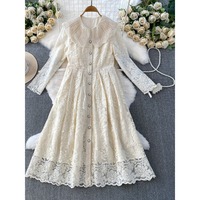 Vente en gros Automne 2025 Nouvelle mode Élégant Vintage Perlé Poupée Col Dentelle Dames Robe Décontractée