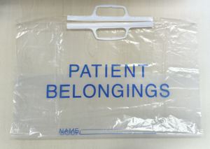 Sac d'effets personnels de patient en LDPE à bas prix avec poignée rigide pratique pour les soins hospitaliers et cliniques à utiliser avec couleur et logo personnalisés - Product Image 3