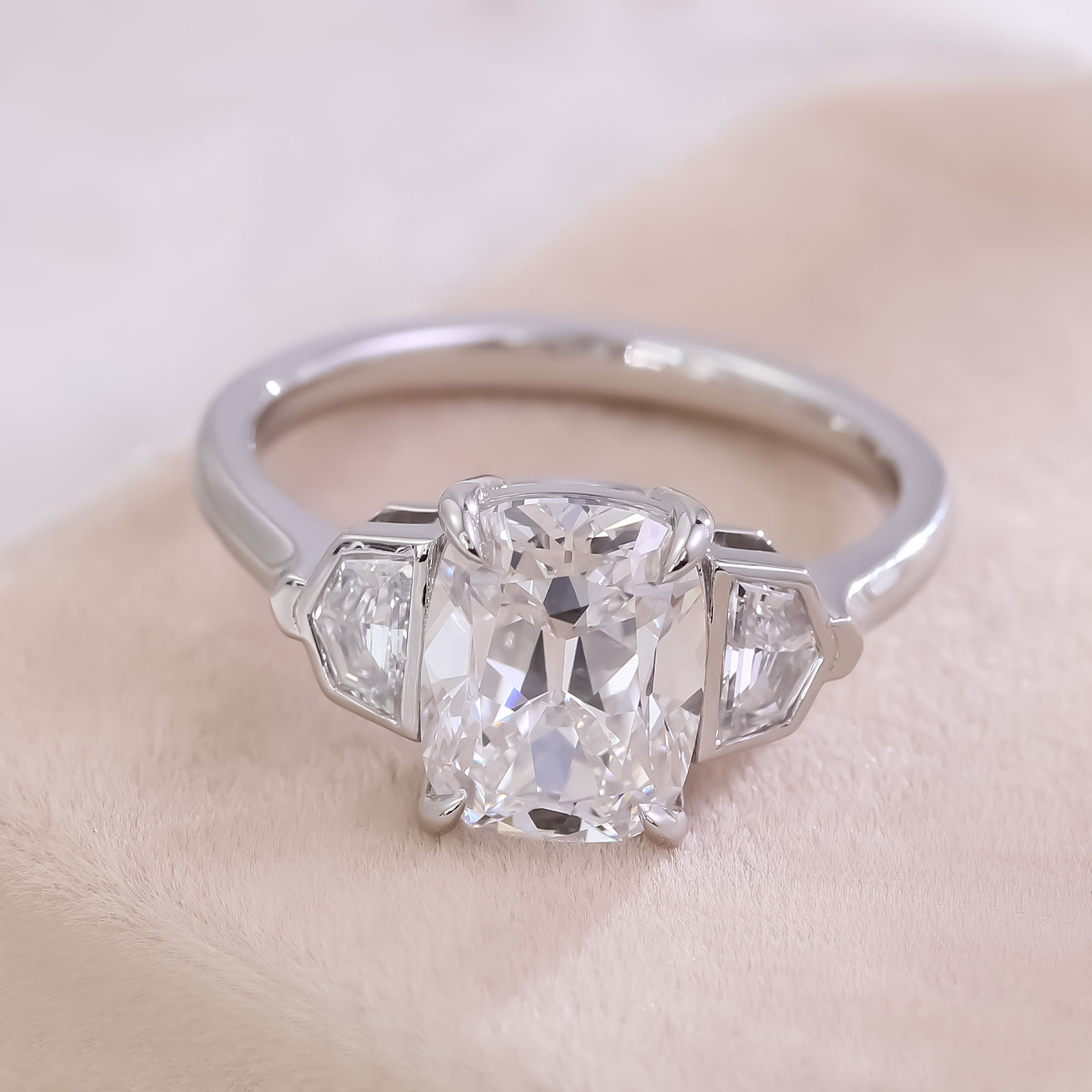 ทองคำขาว 18K