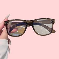 Lunettes optiques carrées simples vintage unisexes, design à rivets, anti-lumière bleue, lunettes de lecture pour hommes et femmes