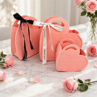 Sac fourre-tout en feutre personnalisé en gros, forme cœur, avec ruban décoratif, idéal pour cadeaux romantiques et festivals