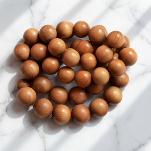 Perles de Mala en Bois de Santal Écologiques Premium, Sculptées, Naturelles, Brun Doré Foncé, Parfum Boisé Doux, Plus de 50 Ans d'Âge, Riddhi Siddhi - Product Image 1