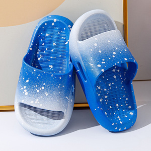 Nieuwe stijl gradientkleurige lichtgewicht zachte kinderslippertjes binnen- en buitenshuis antislip strandsandalen - Product Image 4