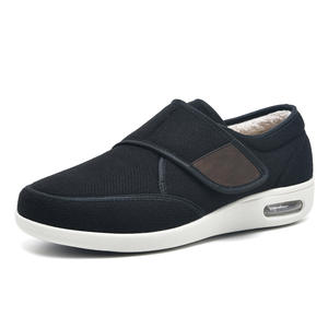 Chaussures d'hiver en cuir véritable souple pour personnes âgées avec semelle intérieure soulageant la pression et semelle extérieure en caoutchouc antidérapante pour hommes, chaussures de marche - Product Image 1