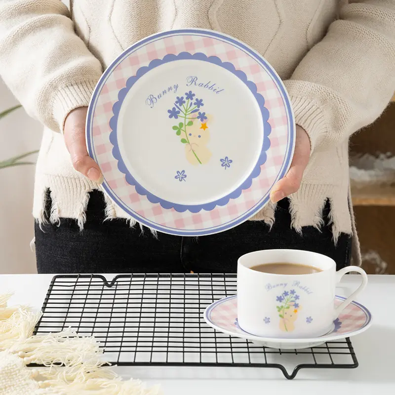 Platos y tazas de cerámica con estampado de conejo estilo INS de Corea, lindas tazas y platos de té de color púrpura