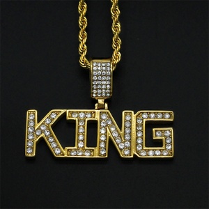 Collier Pendentif Personnalisé en Acier Inoxydable Plaqué Or Anti-ternissement, Lettre Initiale Diamantée, Style Hip-hop, Modèle Roi - Product Image 1