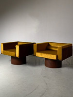 Fauteuil italien rétro de style antique, médiéval et Bauhaus, en forme de U, avec assise en acier et revêtement en velours marron doré