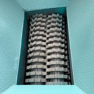 Trituratore per Plastica di Scarto, Macchina per il Riciclaggio di Bottiglie in PET, Attrezzatura per il Riciclaggio e la Triturazione di Rottami Metallici - Product Image 3