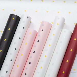 Papel crepé pequeño en forma de corazón para embalaje de flores, papel de forro interior para ramos de flores. - Product Image 2