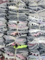 Vêtements en gros : Robes, Maillots de bain, Lots mixtes, Balles de vêtements, Balles de hauts, Stock d'habillement importé directement