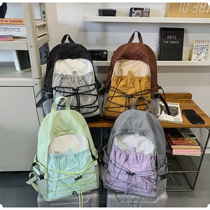 Mochila Deportiva Casual Ligera Mini de 20L o Menos, Colores Contrastantes, para Viajes de Ocio al Aire Libre, Unisex, con Correas Desmontables - Product Image 4