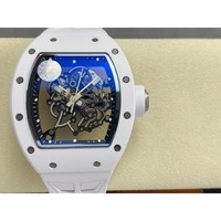 Montre de qualité supérieure avec cadran squelette, bracelet en caoutchouc blanc, mouvement de précision, boîtier en céramique et bracelet en caoutchouc.