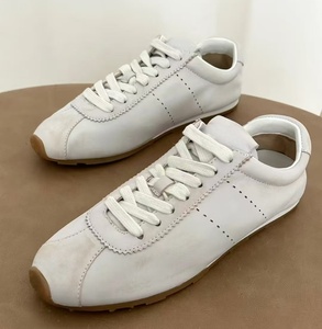 Chaussures pour femmes en dentelle vieillie - Chaussures en cuir véritable blanc cassé, à semelle plate, décontractées et idéales pour les trajets quotidiens - Product Image 6