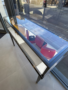 <span class=keywords><strong>Vetrina</strong></span> Espositiva Moderna 2026 con Illuminazione a LED, Espositore da Banco per Gioielleria, Mobile a Parete in <span class=keywords><strong>Metallo</strong></span> e Vetro Piano per Negozi di Gioielli - Product Image 2