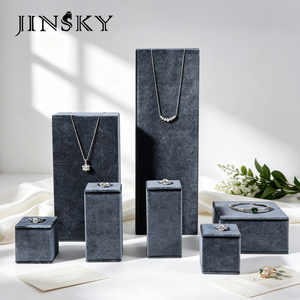 Support de présentation de bijoux JINSKY haut de gamme en velours gris pour comptoir, bagues et présentation en magasin - Product Image 1