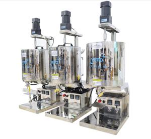 Machine de remplissage manuelle <span class=keywords><strong>pour</strong></span> rouge à lèvres, baume à lèvres, brillant à lèvres, chauffage électrique de l'huile, précision de 1% <span class=keywords><strong>pour</strong></span> <span class=keywords><strong>les</strong></span> produits en bâton déodorant, cire - Product Image 1