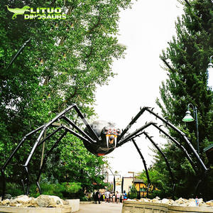 Sculpture d'insecte géante réaliste en fibre de verre pour l'extérieur - Product Image 3