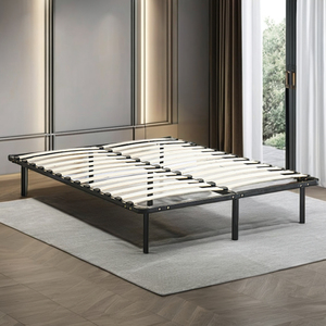 Cadre de lit à plateforme personnalisé de style industriel Queen Size Base de lit en métal avec tête de lit en bois - Product Image 1